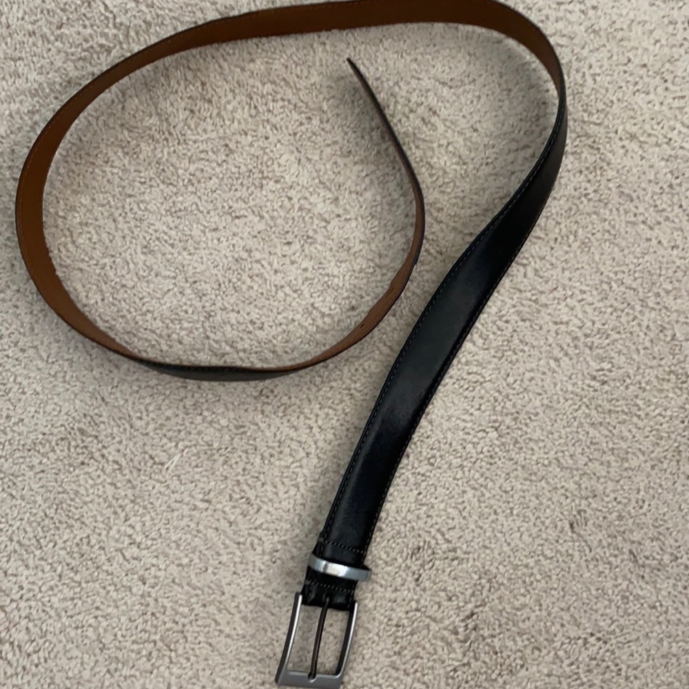 Men’s black leather belts